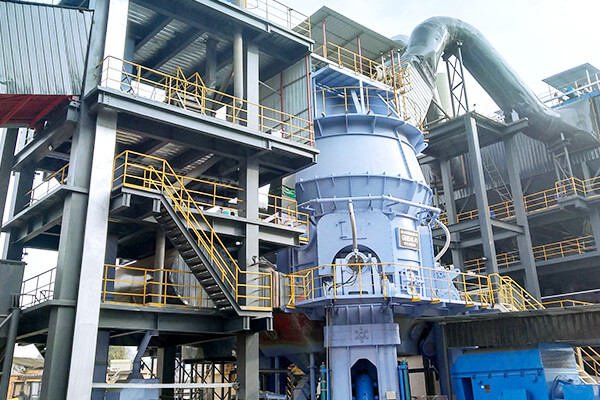 新鄉(xiāng)長城機(jī)械為云南客戶承建的年產(chǎn)60萬噸礦粉線現(xiàn)場(chǎng)