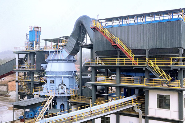 新鄉(xiāng)長城機(jī)械為云南客戶承建的年產(chǎn)60萬噸礦粉線現(xiàn)場(chǎng)
